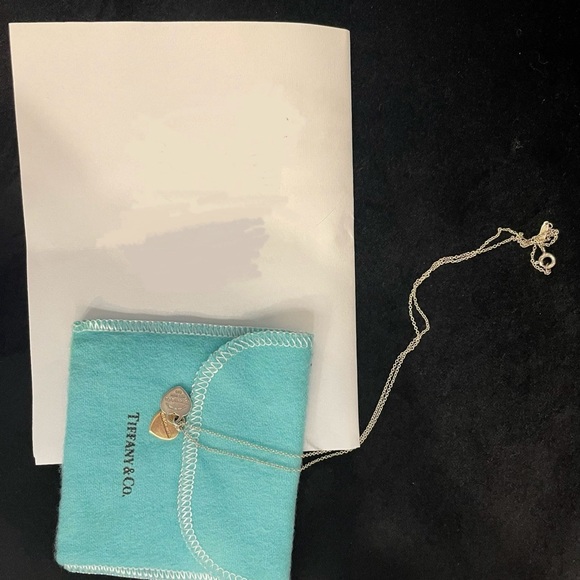 Tiffany & Co. Silver Necklace with Heart Pendants - Picture 3 of 3